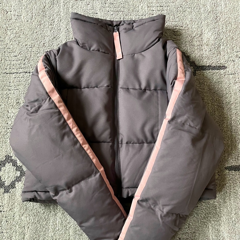 Gymshark oversized cropped puffer jacket